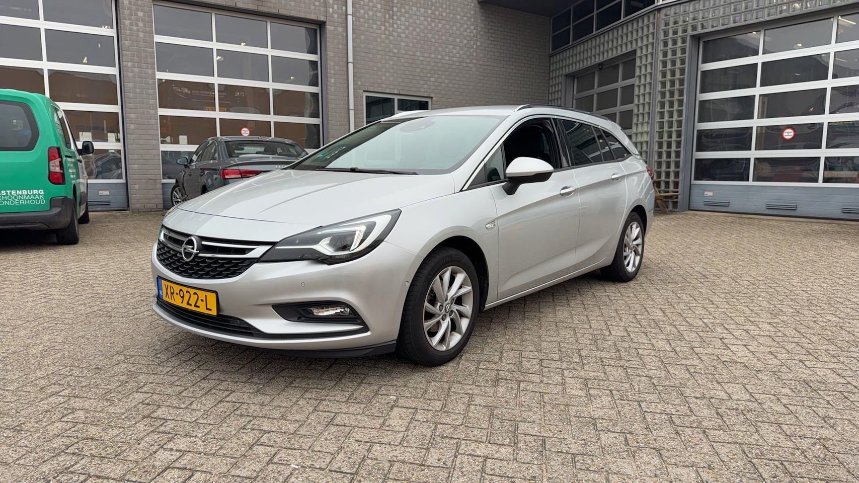 Opel Astra Sports Tourer - 1.4 Innovation Airco | LM velgen | Camera en parkeersensoren | Dodehoek detectie | Navigat - AutoWereld.nl