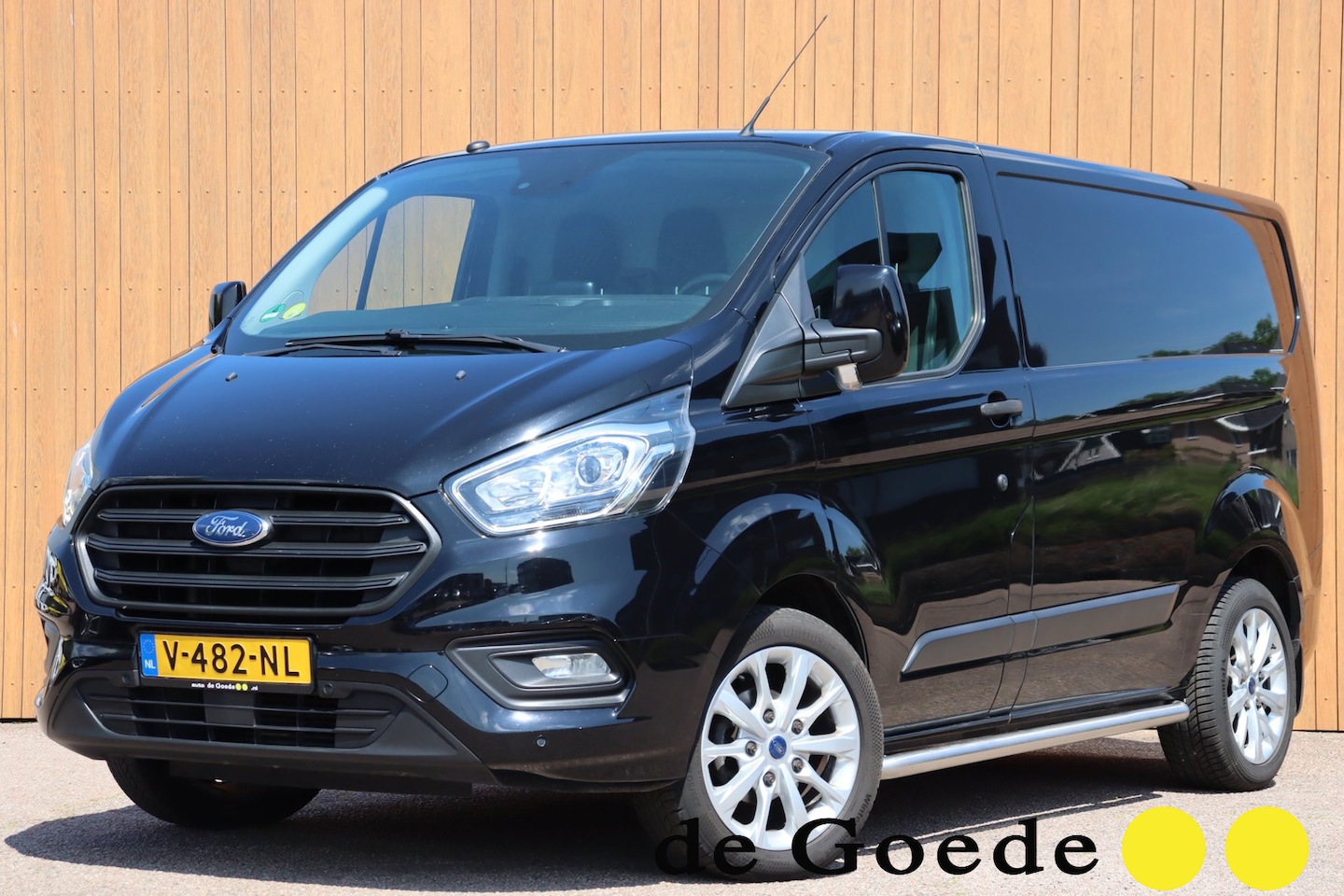 Ford Transit Custom - 280 2.0 TDCI L1H1 Trend org.NL camera trekhaak 3-zits voorruitverw. - AutoWereld.nl