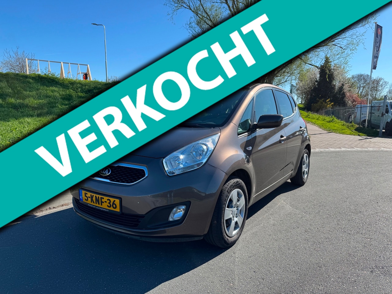 Kia Venga - 1.6 CVVT Plus Pack Navigatie Automaat Achteruitrijcamera - AutoWereld.nl