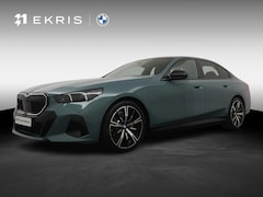 BMW 5-serie - 530e M Sport Edition | M-Sport Pro | Head-Up | 360 camera | Trekhaak | Comfort Access | St