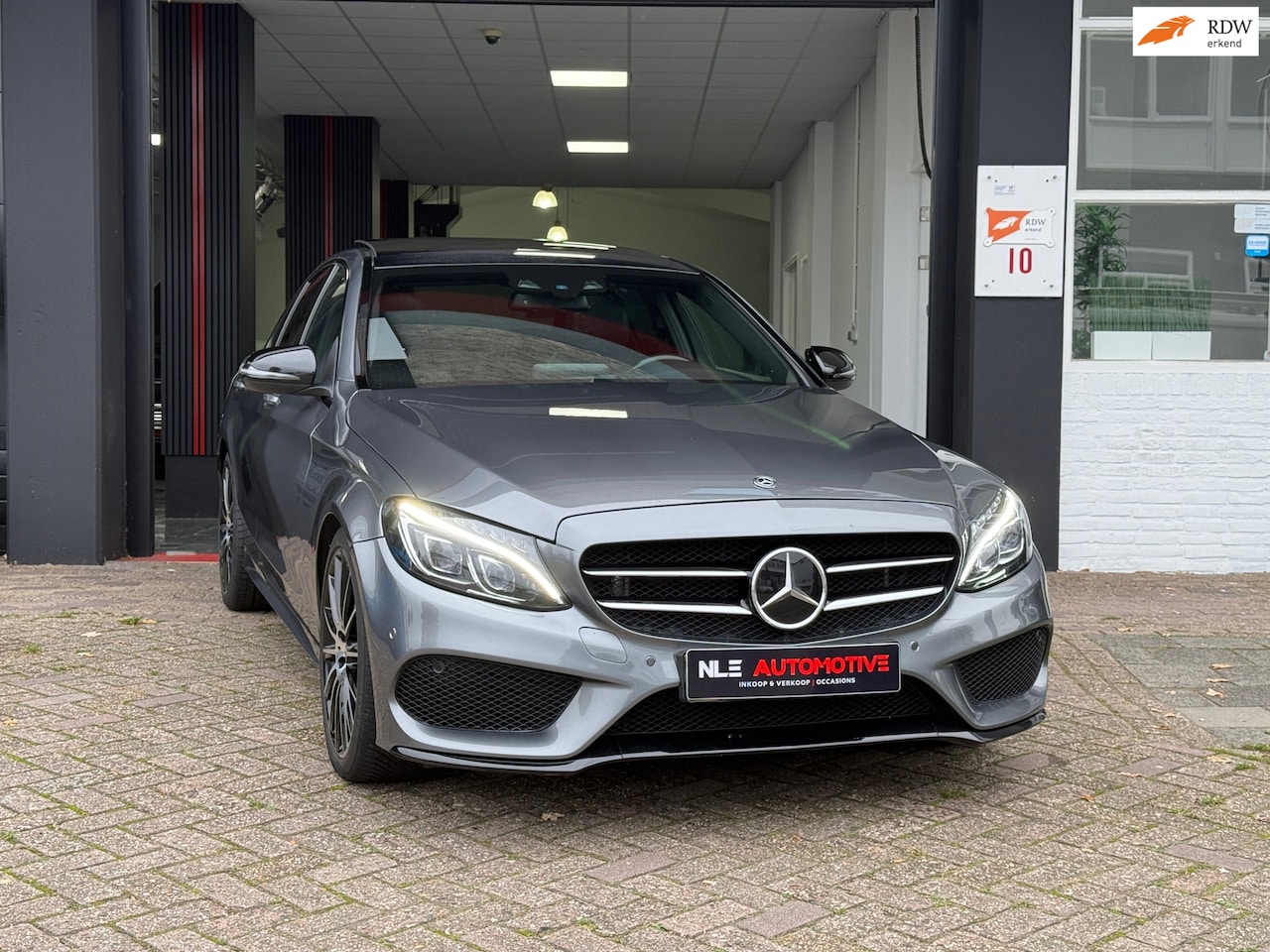 Mercedes-Benz C-klasse - 250 CDI Edition 1 | AMG Pakket | Panoramadak | 19” AMG Velgen | Leder - AutoWereld.nl