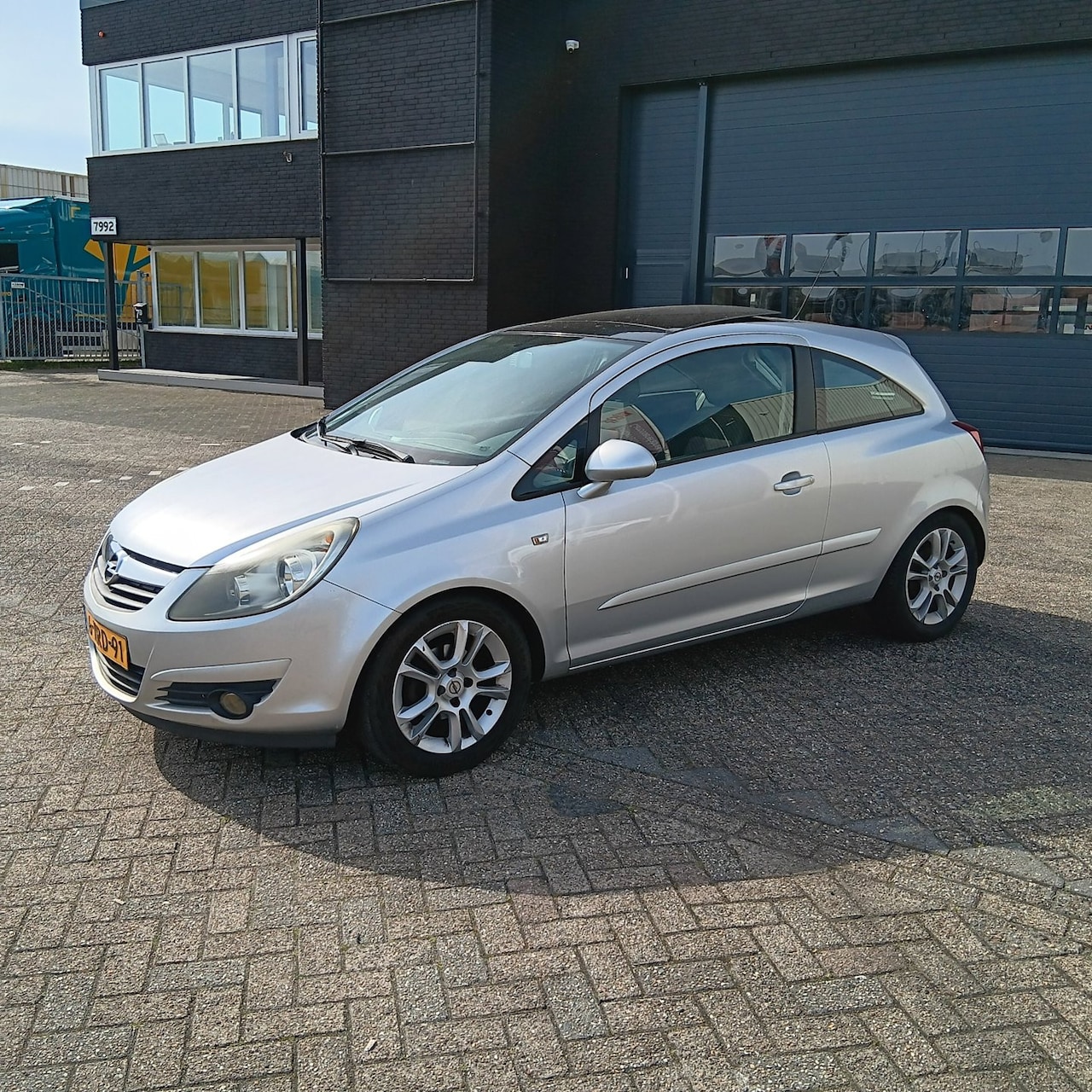 Opel Corsa - 1.4-16V Business 1.4-16V Business - AutoWereld.nl