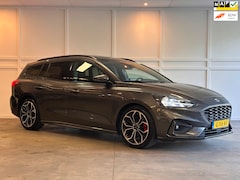 Ford Focus Wagon - 1.5 EcoBoost ST Line / Trekhaak / Panorama / Automaat