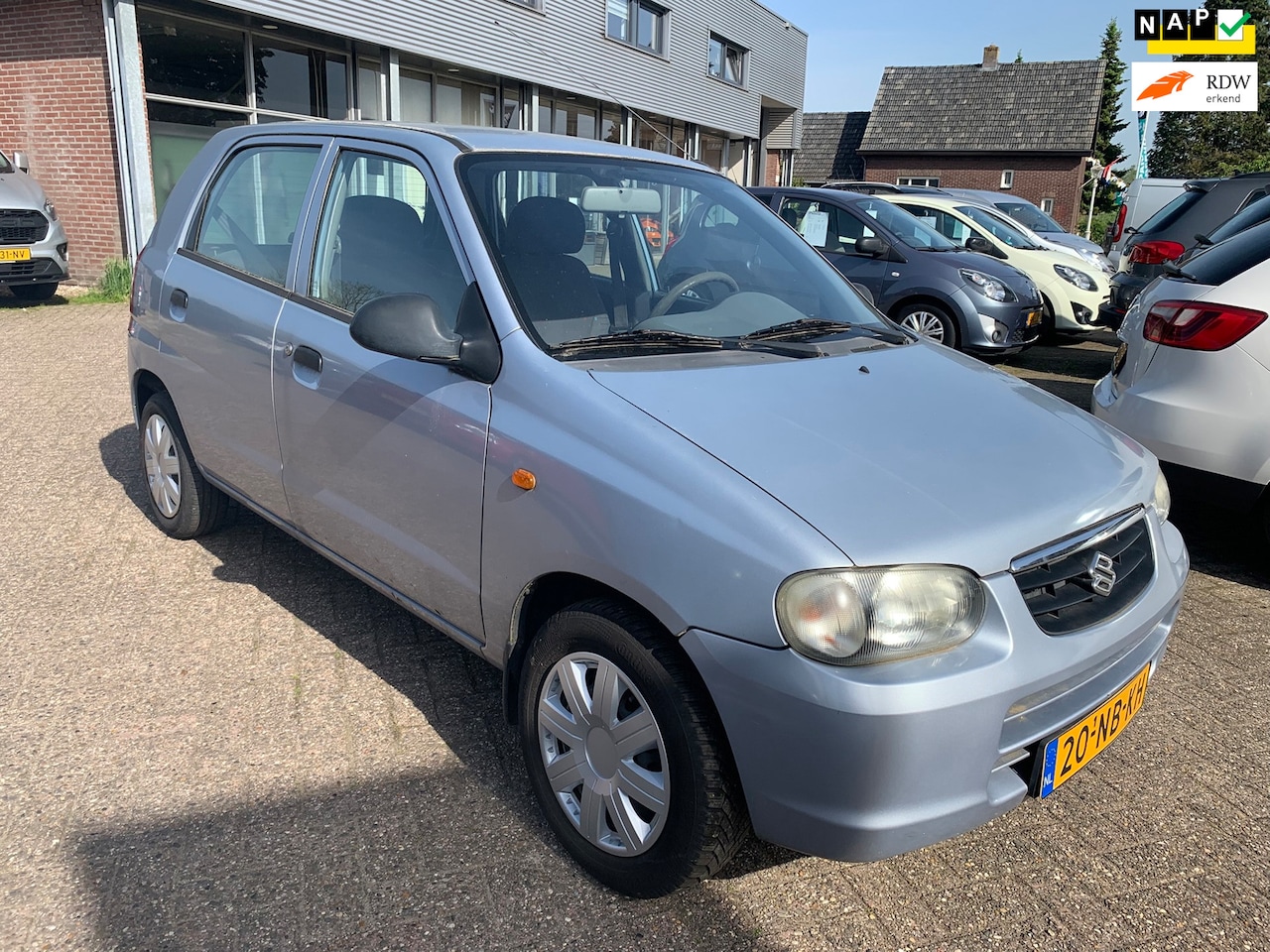 Suzuki Alto - 1.1 GL 5 DRS. 2003 € 850.- 1 JAAR APK , ZO MEE - AutoWereld.nl