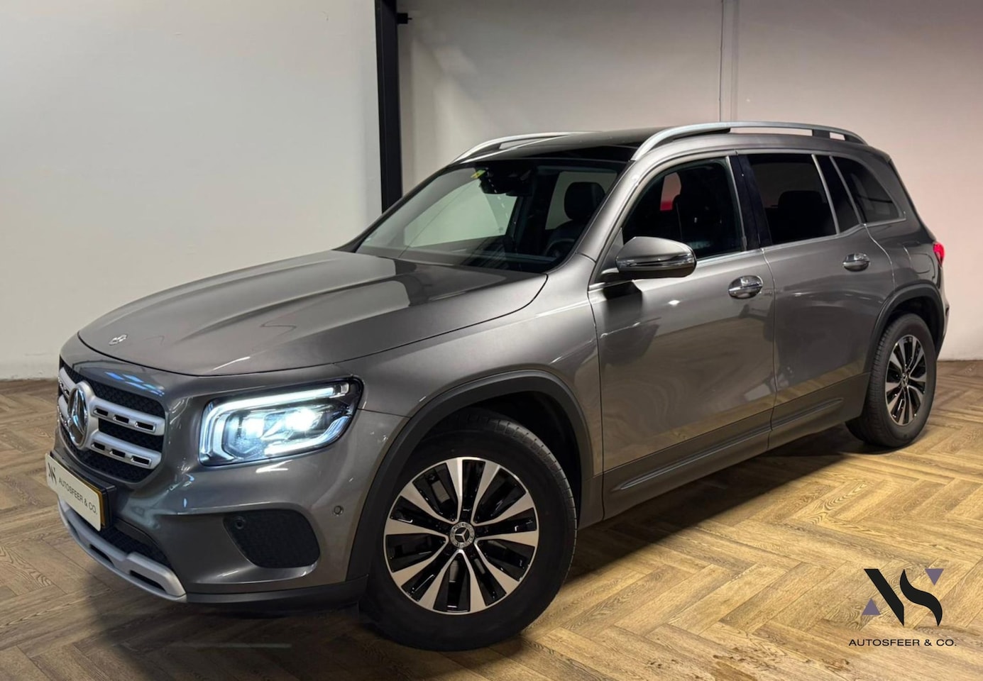 Mercedes-Benz GLB - 250 4MATIC PANO KEYLESS CAM - AutoWereld.nl