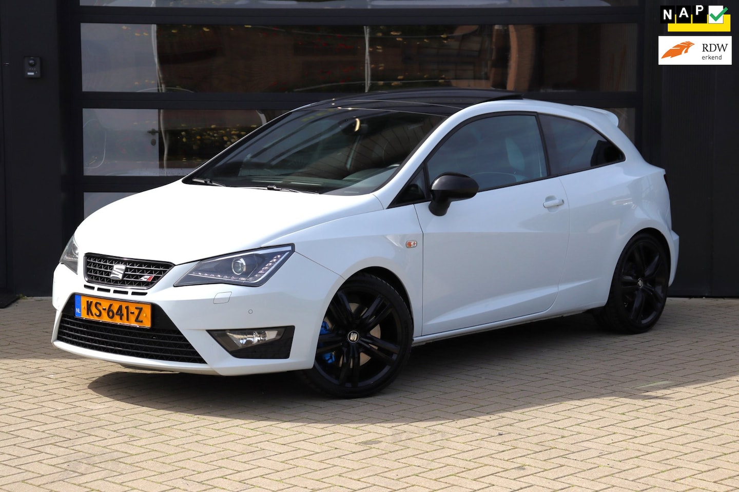 SEAT Ibiza SC - 1.8 TSI Cupra | NAP | Pano | Milltek | 192 PK | Stoelverwarming | Navi | Cruise | Clima | - AutoWereld.nl