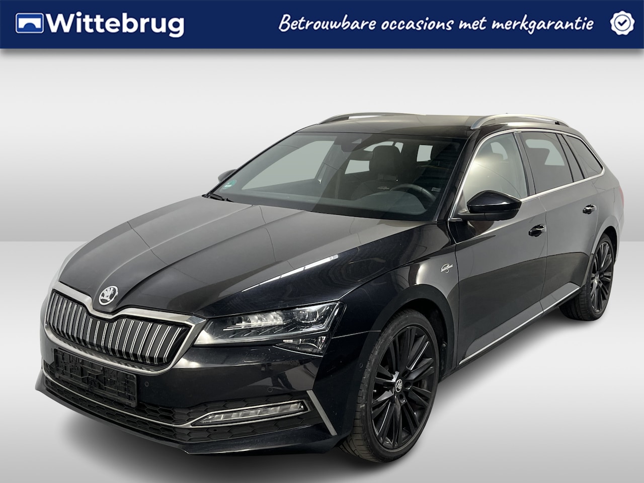 Skoda Superb Combi - 1.4 TSI iV Laurin & Klement / AUTOMAAT/ LEER/ TREKHAAK/ STANDKACHEL/ DCC/ ACC/ PARK.SENSOR - AutoWereld.nl
