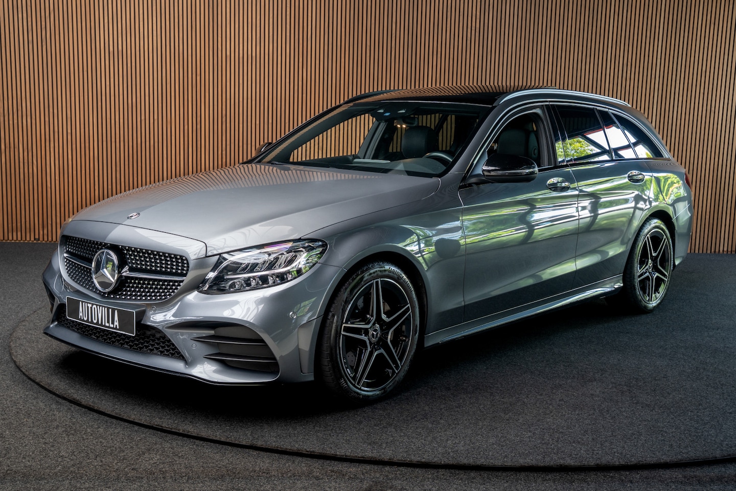 Mercedes-Benz C-klasse Estate - 180 AMG Panodak Leer Camera Navi LED PTS Elekt. achterklep Elektr. trekhaak LM velgen BTW - AutoWereld.nl
