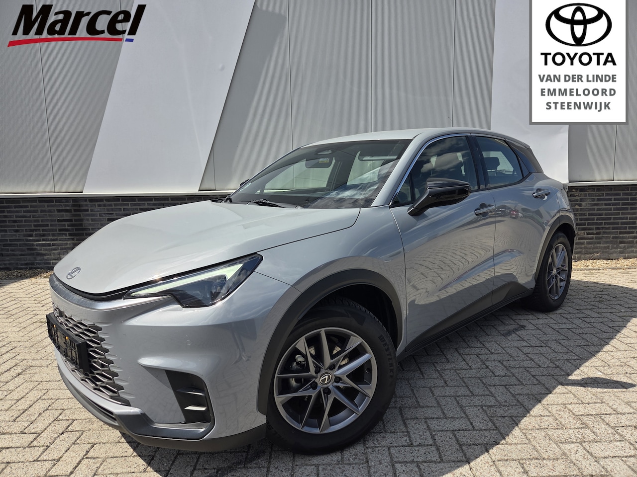 Lexus LBX - Business Line Business Line 2WD Parkeer en Dodehoek Sensoren Stoel/ stuurverwarming - AutoWereld.nl