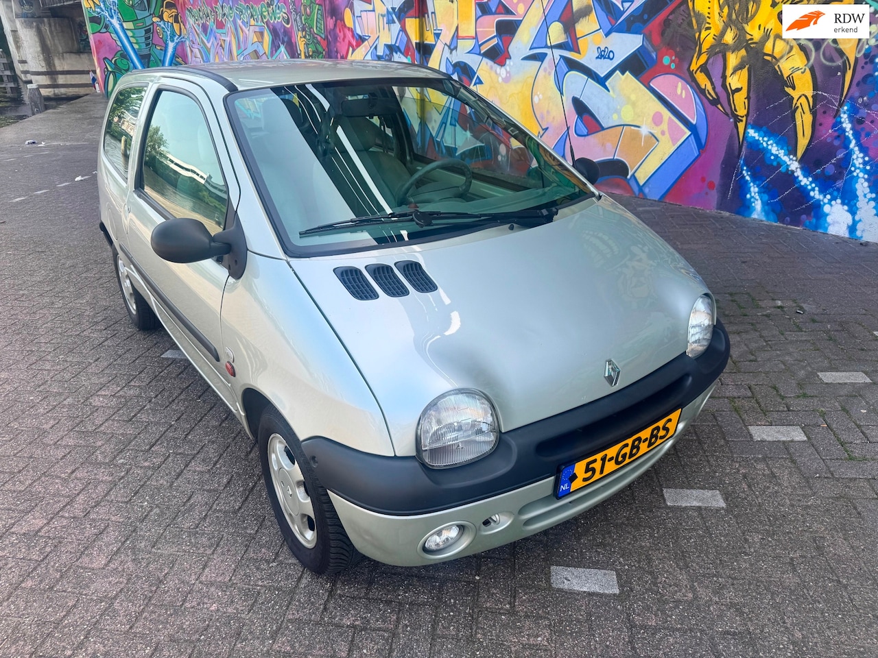 Renault Twingo - 1.2 Initiale airco vol leer sport velgen nieuwe distributie riem zeer nette auto met 150 d - AutoWereld.nl
