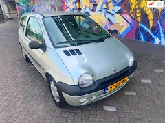 Renault Twingo - 1.2 Initiale airco vol leer sport velgen nieuwe distributie riem zeer nette auto met 150 d