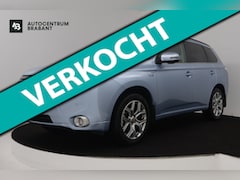 Mitsubishi Outlander - 2.0 PHEV Instyle (PANORAMADAK, TREKHAAK, STOELVERWARMING, NAVIGATIE, CRUISE CONTROL)