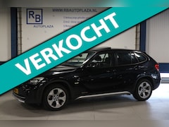 BMW X1 - SDrive18i Executive / 1e EIG / NAP / FULL SERVICE / PANO DAK