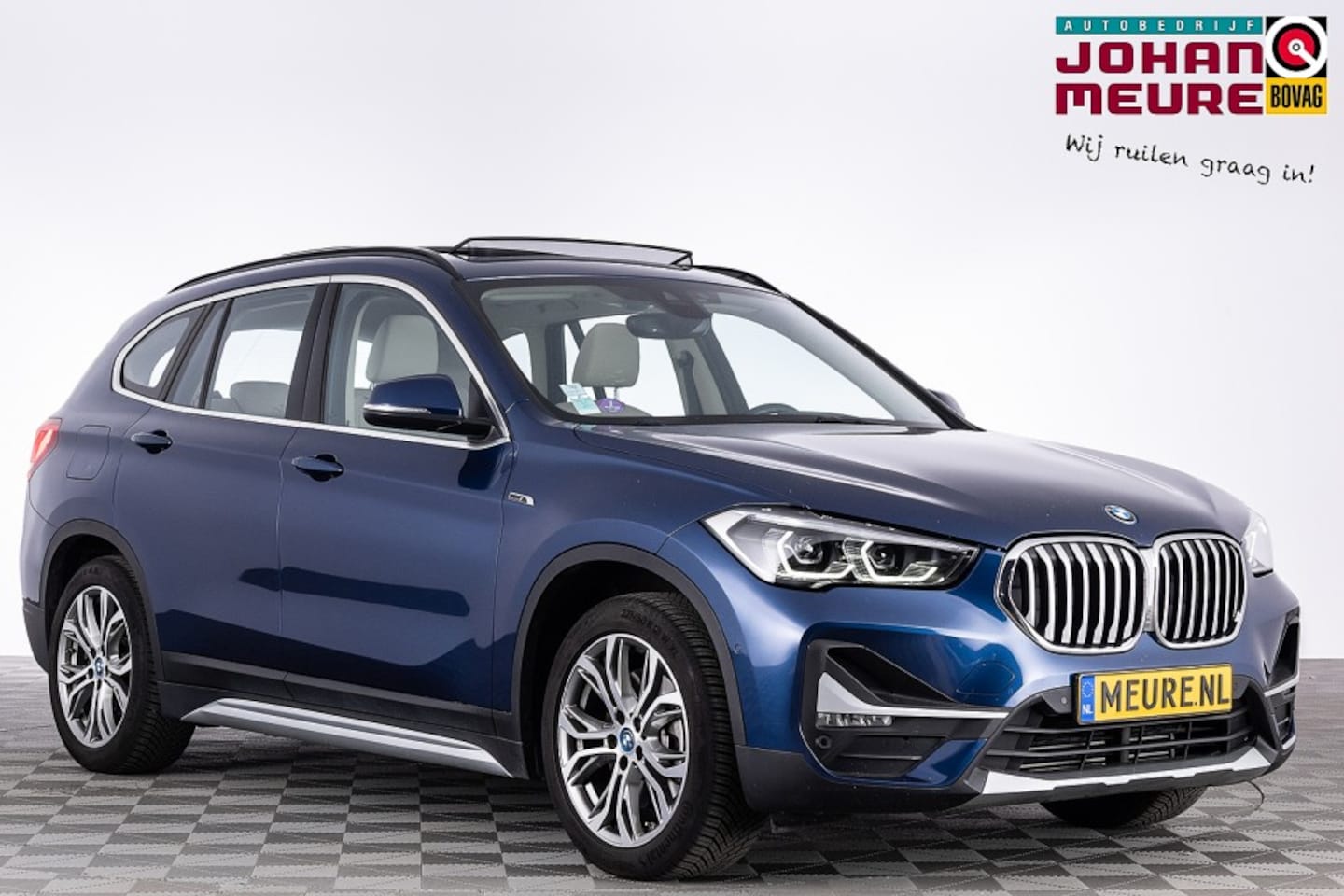 BMW X1 - Xdrive 25e Xdrive X-Line | PANORAMA | LEDER | Sportstoelen | PHEV -2e PINKSTERDAG OPEN!- - AutoWereld.nl