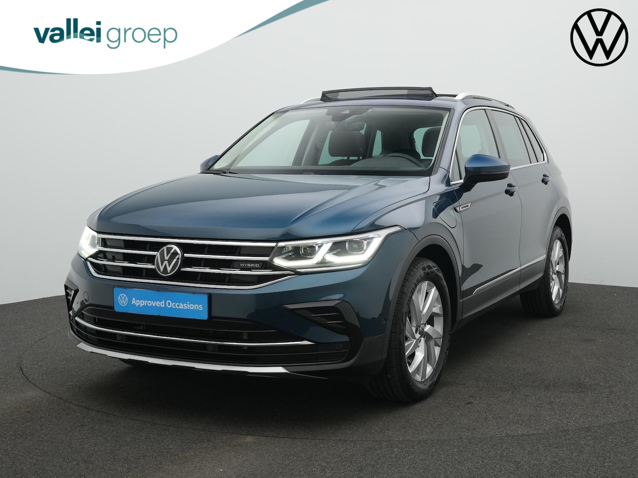 Volkswagen Tiguan - 1.4 TSI eHybrid 245 pk Elegance | Panoramadak | IQ Light | Achteruitrijcamera | Adaptive C - AutoWereld.nl