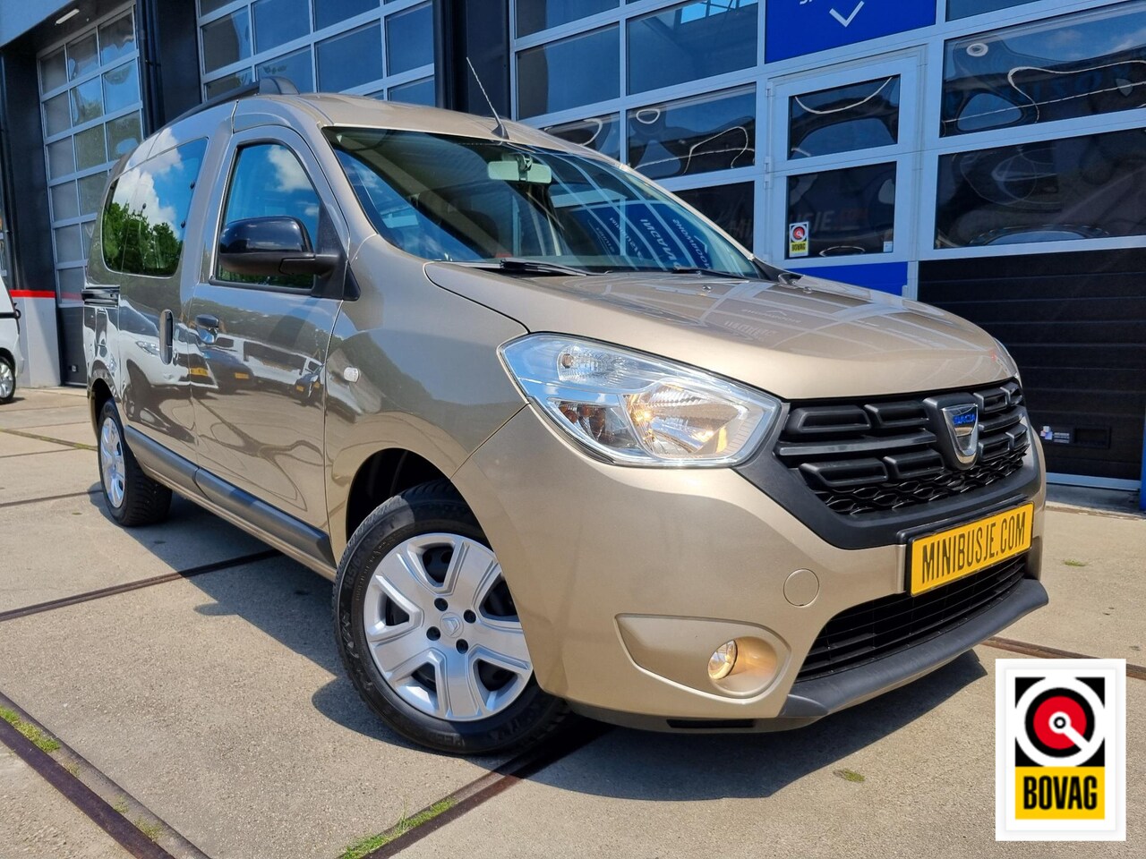 Dacia Dokker - 1.3 TCe Comfort NAVI / CAMERA / CRUISE / PDC / AIRCO - AutoWereld.nl