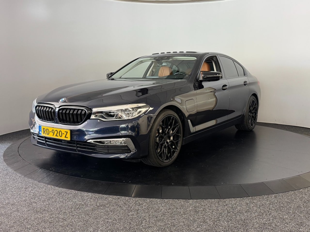 BMW 5-serie - 530E IPERF EXECUTIVE - AutoWereld.nl