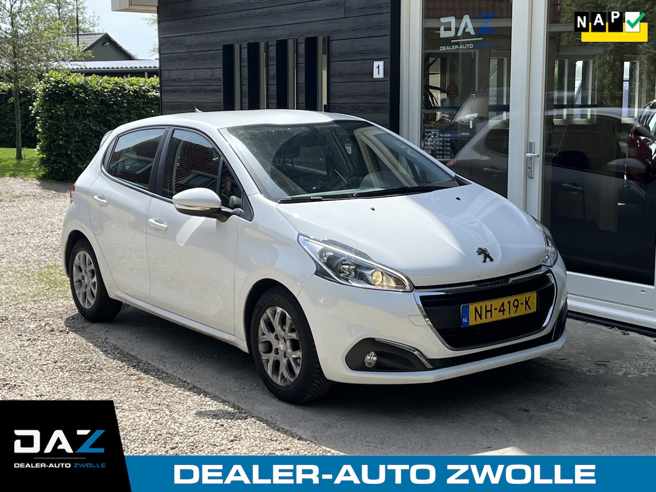 Peugeot 208 - 1.2 PureTech Blue Lion Airco/Audio/Navi/Lm - AutoWereld.nl