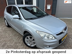 Hyundai i30 - 1.6i Dynamic / Airco / 5DRS / NAP / LM