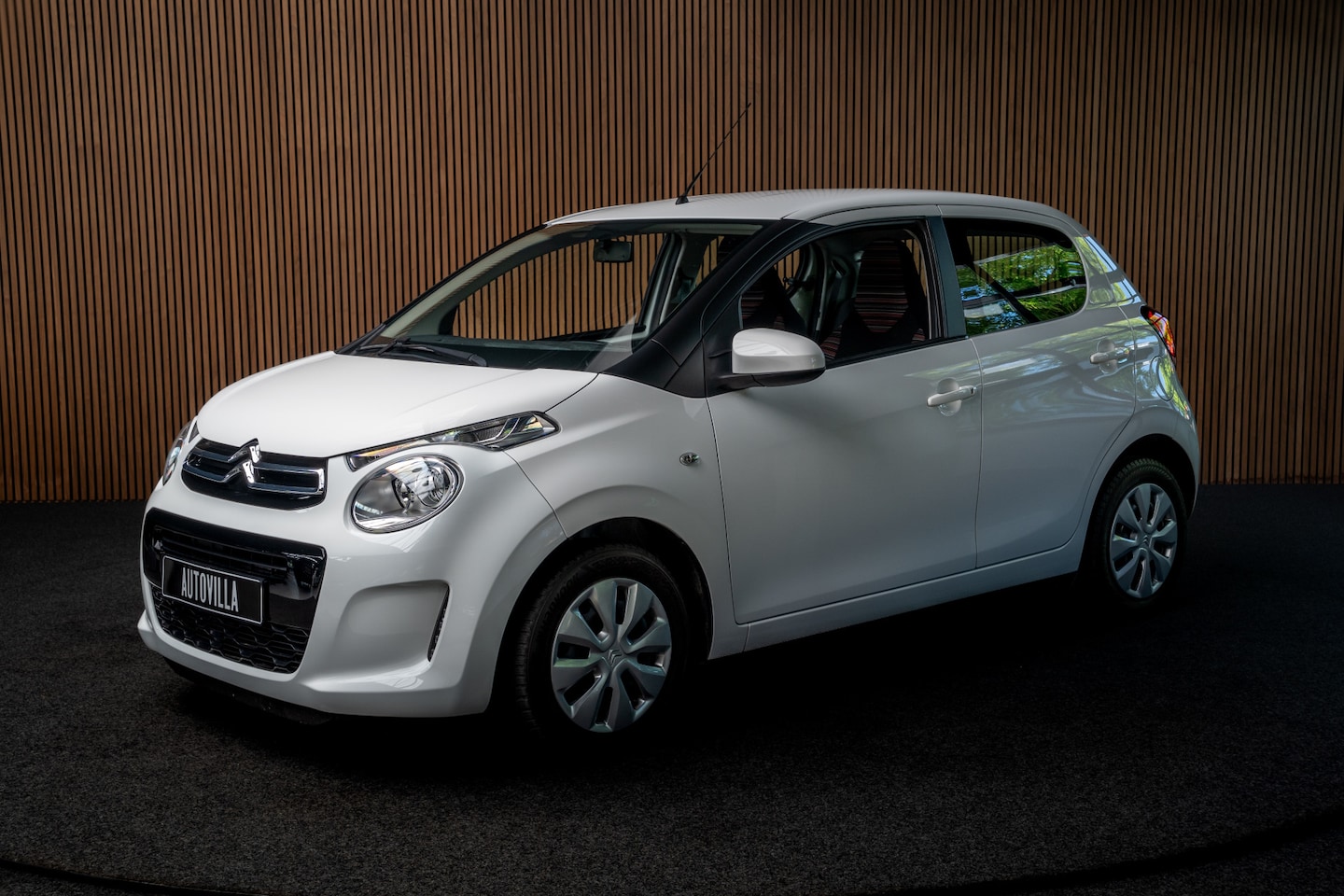 Citroën C1 - 1.0 VTi Navi LED Airco Cruise Control Stoelverwarming Camera - AutoWereld.nl