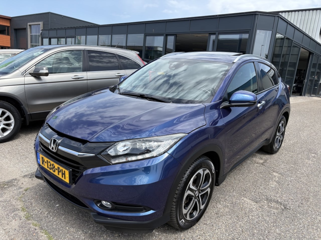 Honda HR-V - Automaat panodak 1.5 i-VTEC Executive - AutoWereld.nl