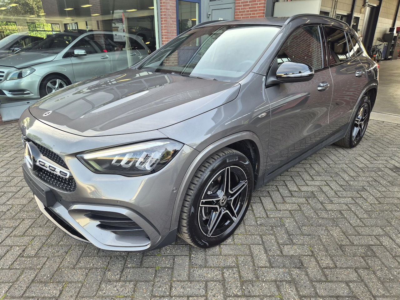 Mercedes-Benz GLA-Klasse - 250 HYbrid Automaat AMG line. Night Pakket - AutoWereld.nl