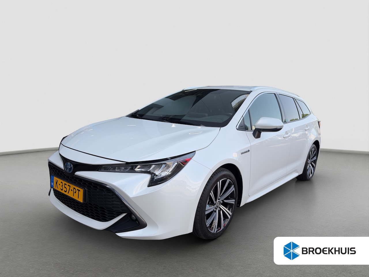 Toyota Corolla Touring Sports - 1.8 122pk Hybrid Dynamic | Camera | Trekhaak | Climate controle | Carplay | Adaptive cruis - AutoWereld.nl