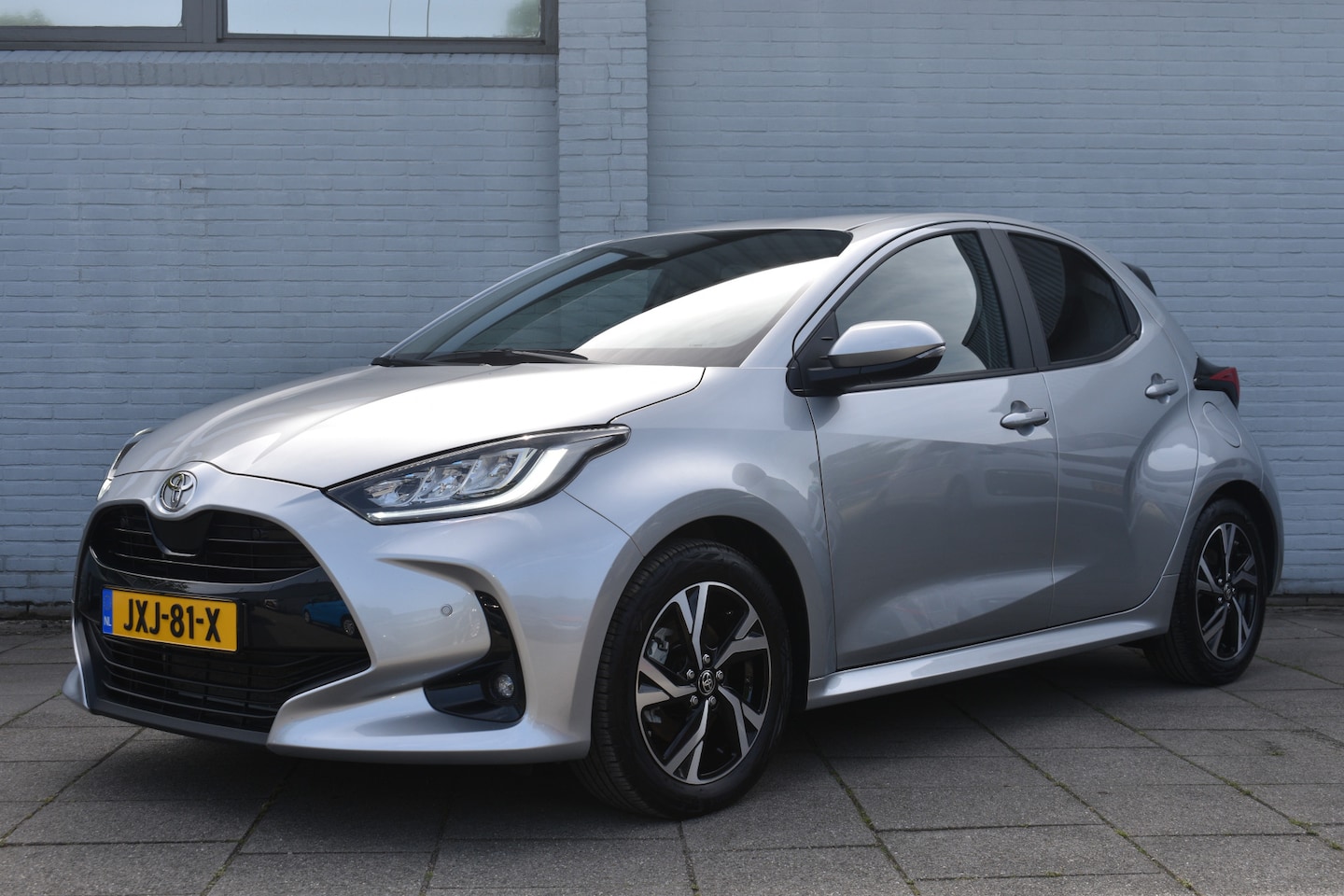 Toyota Yaris - 1.5 Hybrid 115 Dynamic Limited 116pk Automaat | Stuur/stoel verwarming | Parkeersensoren v - AutoWereld.nl