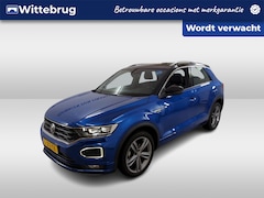 Volkswagen T-Roc - 1.5 TSI R-Line / AUTOMAAT/ DIGITAL DASH/ CLIMATE/ STOELVERWARMING/ NAVI/ PARK/ SENSOREN +