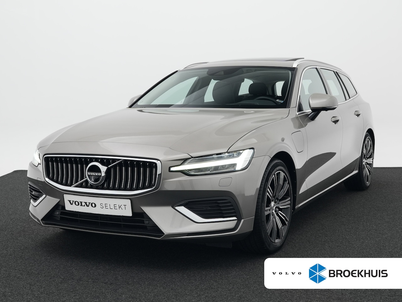 Volvo V60 - T8 AWD Inscription | Head-Up | Stoelventilatie | 360° Camera | Panoramadak | Harman Kardon - AutoWereld.nl