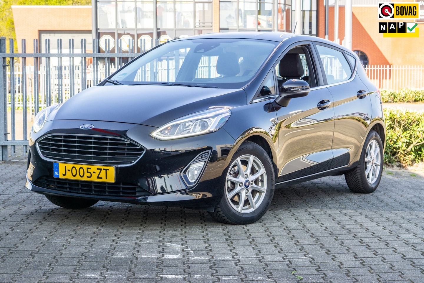 Ford Fiesta - 1.0 EcoBoost Hybrid Titanium NAVI/CRUISE/PDC - AutoWereld.nl