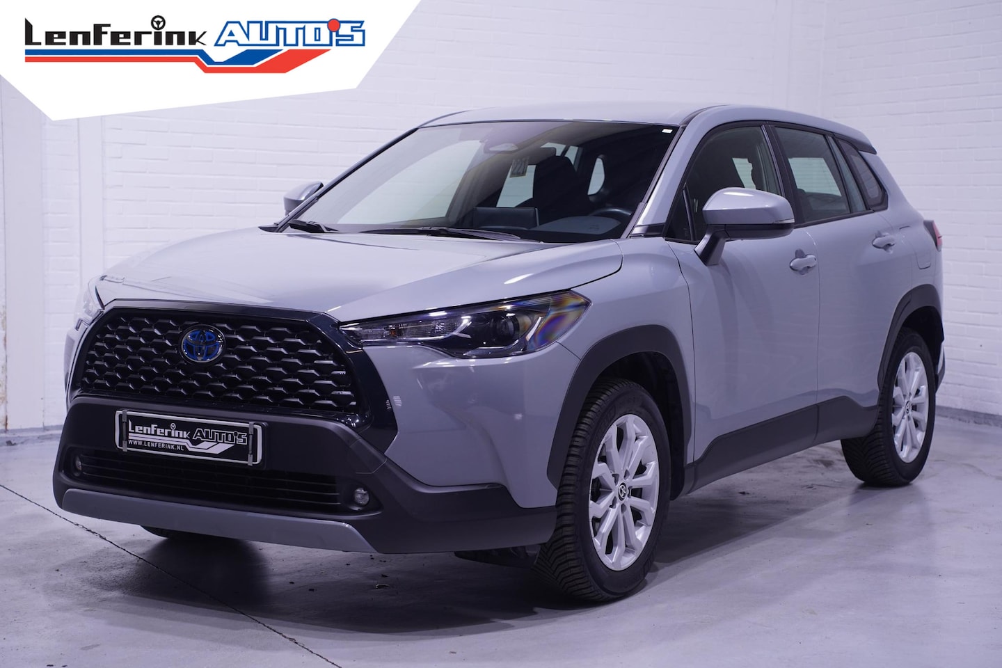 Toyota Corolla Cross - 2.0 High Power Hybrid Active Navi Camera Clima Apple Carplay NAP Rijklaar Fabrieksgarantie - AutoWereld.nl