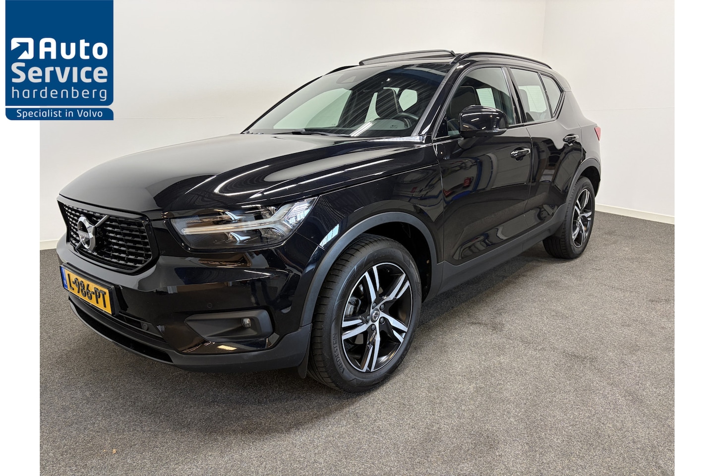 Volvo XC40 - T3 163pk AUT8 R-Design/ Trekhaak 1600kg/ Pano dak/ 360 Camera/ Stoel &Stuurver./ Harman Ka - AutoWereld.nl