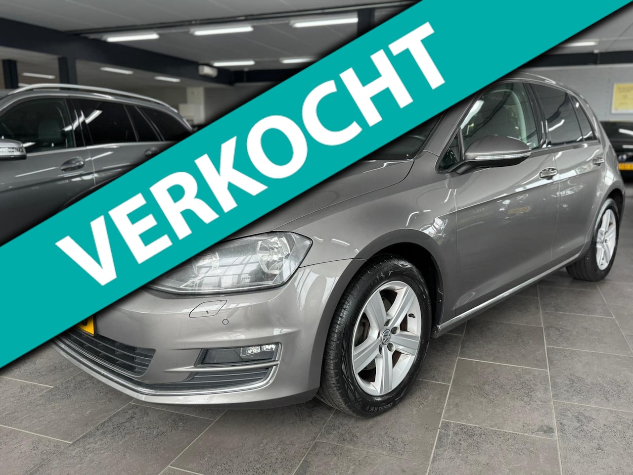 Volkswagen Golf - 1.2 TSI Highline navigatie clima cruise controle elektrische pakket parkeersensoren lm-vel - AutoWereld.nl