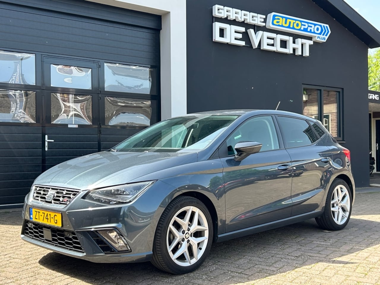 SEAT Ibiza - 1.0 TSI FR Business Intense Navi/Carplay/Camera - AutoWereld.nl