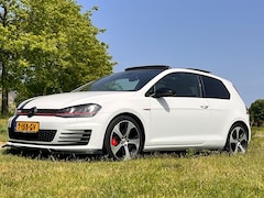 Volkswagen Golf - 2.0 TSI GTI Performance