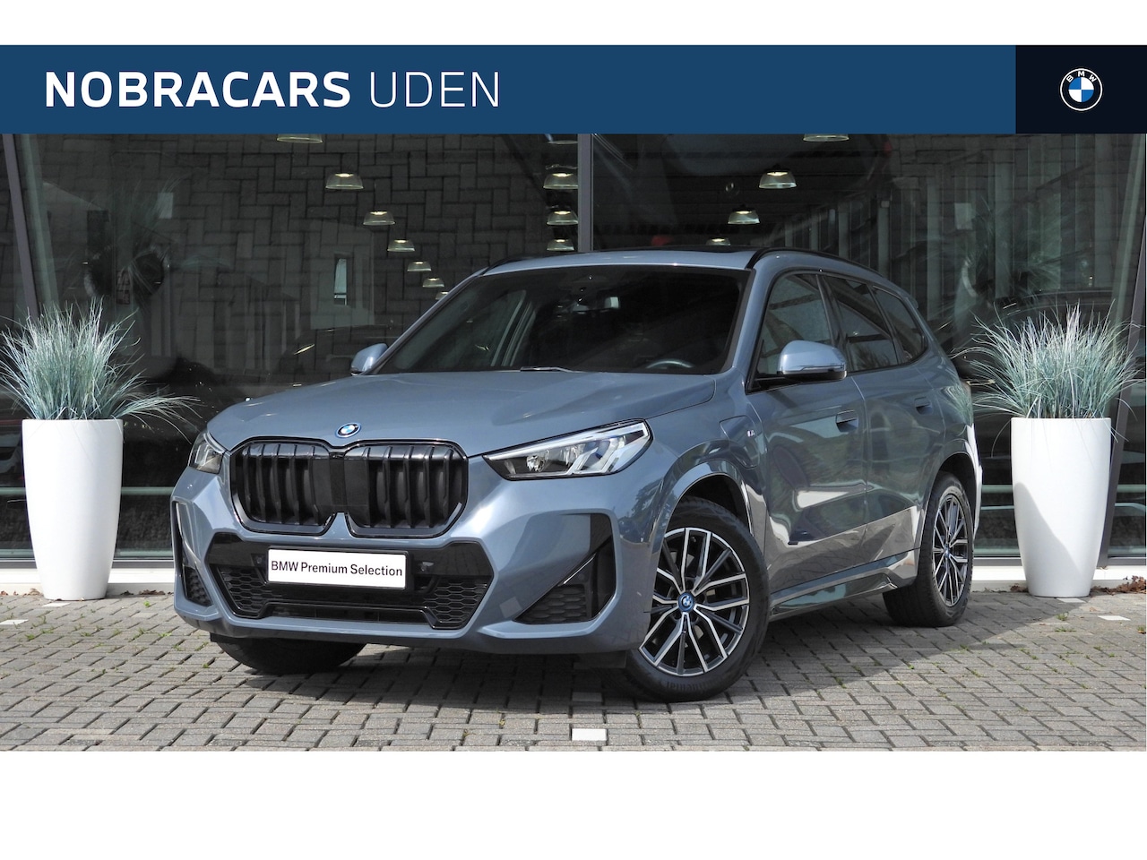 BMW X1 - xDrive25e M Sport Automaat / Panoramadak / Sportstoelen / Achteruitrijcamera / Harman-Kard - AutoWereld.nl