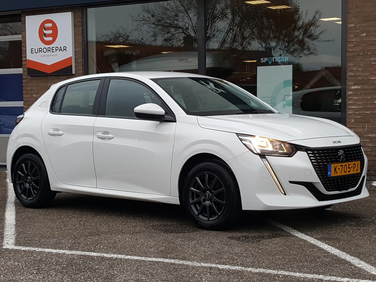 Peugeot 208 - 1.2 Active 75pk Navigatie | Apple Carplay & Android Auto | AIRCO | Cruise control | Blueto - AutoWereld.nl