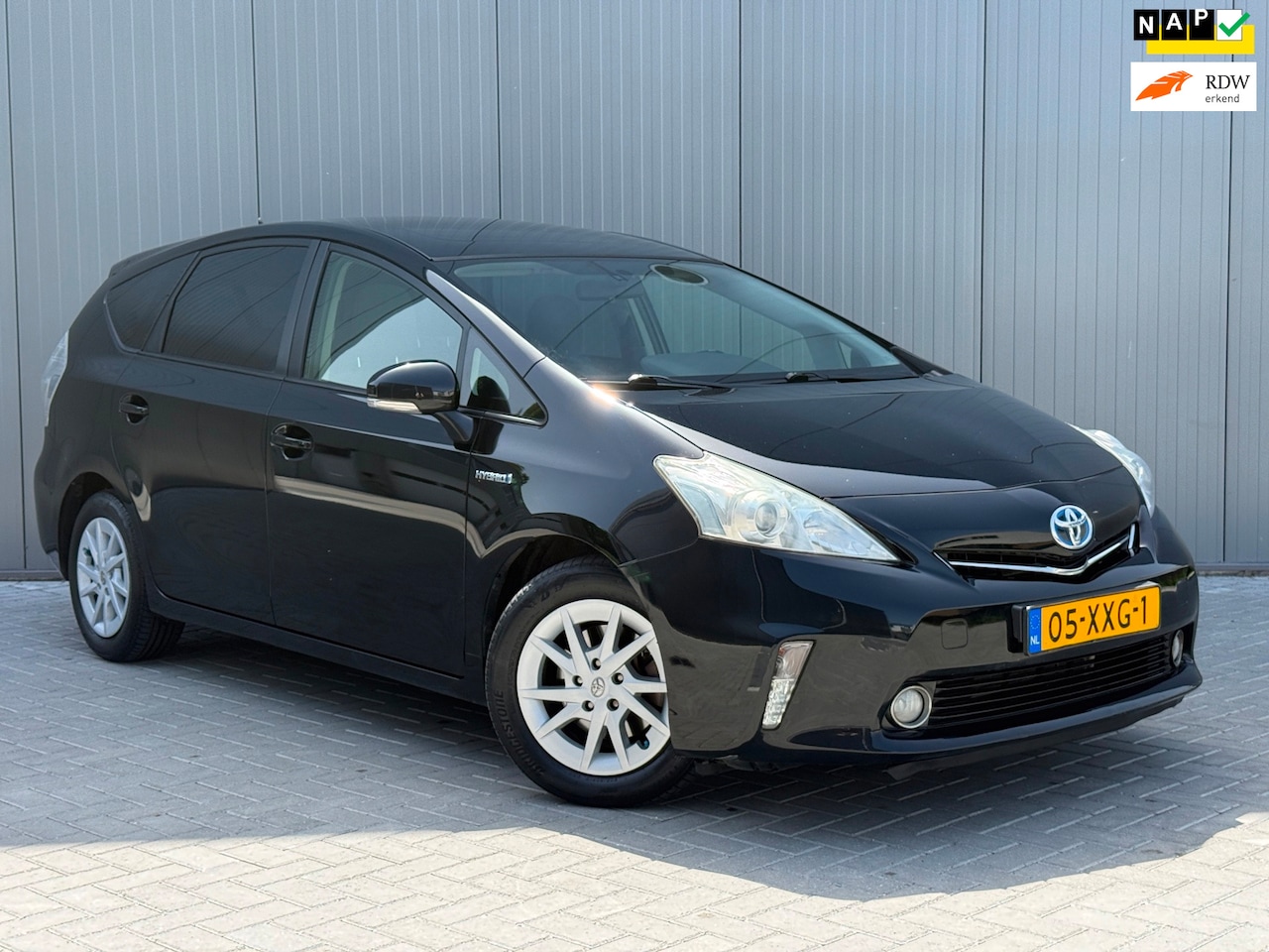 Toyota Prius Wagon - 1.8 Aspiration 96g 7P Headup Pano Onderhouden - AutoWereld.nl