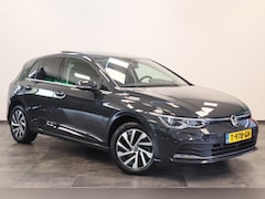 Volkswagen Golf - 1.4 eHybrid Style Panoramadak Stoelverwarming Ergo Active 2e Pinksterdag geopend van 12:00