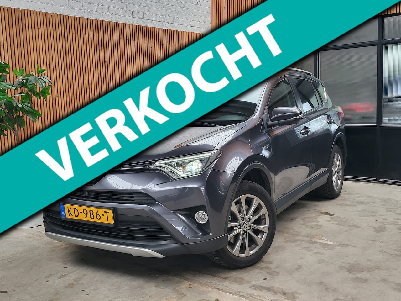 Toyota RAV4 - 2.5 Hybrid AWD Executive Business 2.5 Hybrid AWD Executive Business - AutoWereld.nl