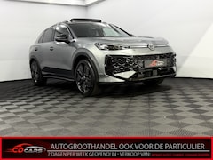 Volkswagen T-Roc - 1.5 eTsi R-Line First Edition Nieuwe model, Panoramadak, Camera, Iq lights, Navi, Half led
