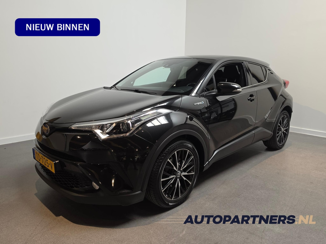 Toyota C-HR - 1.8 Hybrid Energy - Adaptive Cruise - Stoelverwarming - 18'' - AutoWereld.nl