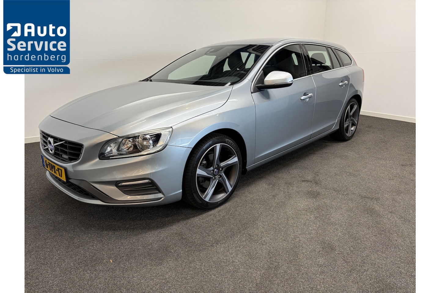 Volvo V60 - T3 150pk R-Design Trekhaak 1600kg/ Navi/ Bluetooth/ Cruise - AutoWereld.nl