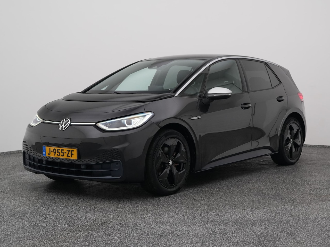 Volkswagen ID.3 - First Plus 58 kWh | CAMERA | ADAPTIVE | STOEL- EN STUURVERW. - AutoWereld.nl
