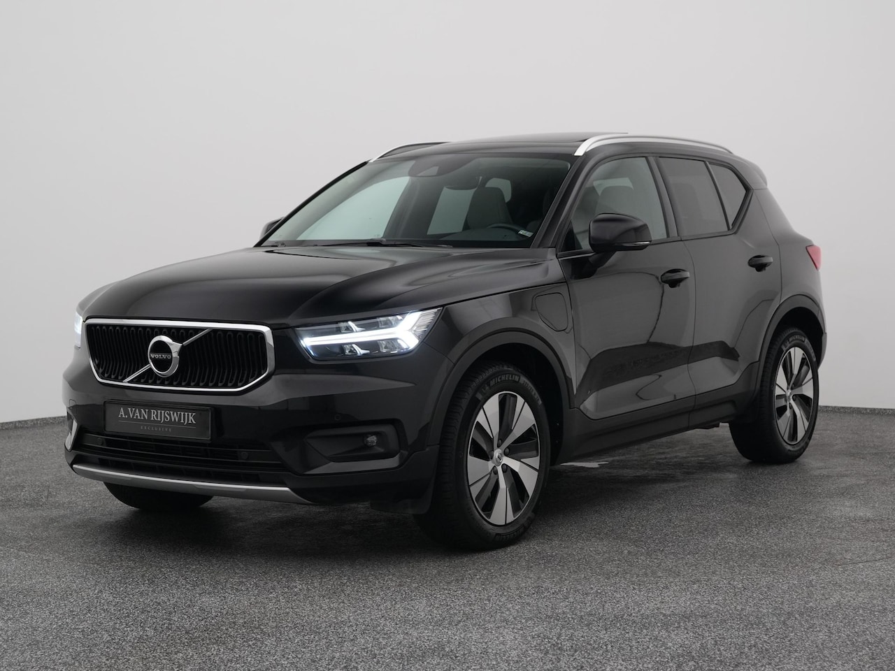 Volvo XC40 - 1.5 T5 Recharge Business Pro | PANO | CAMERA | LEDER - AutoWereld.nl