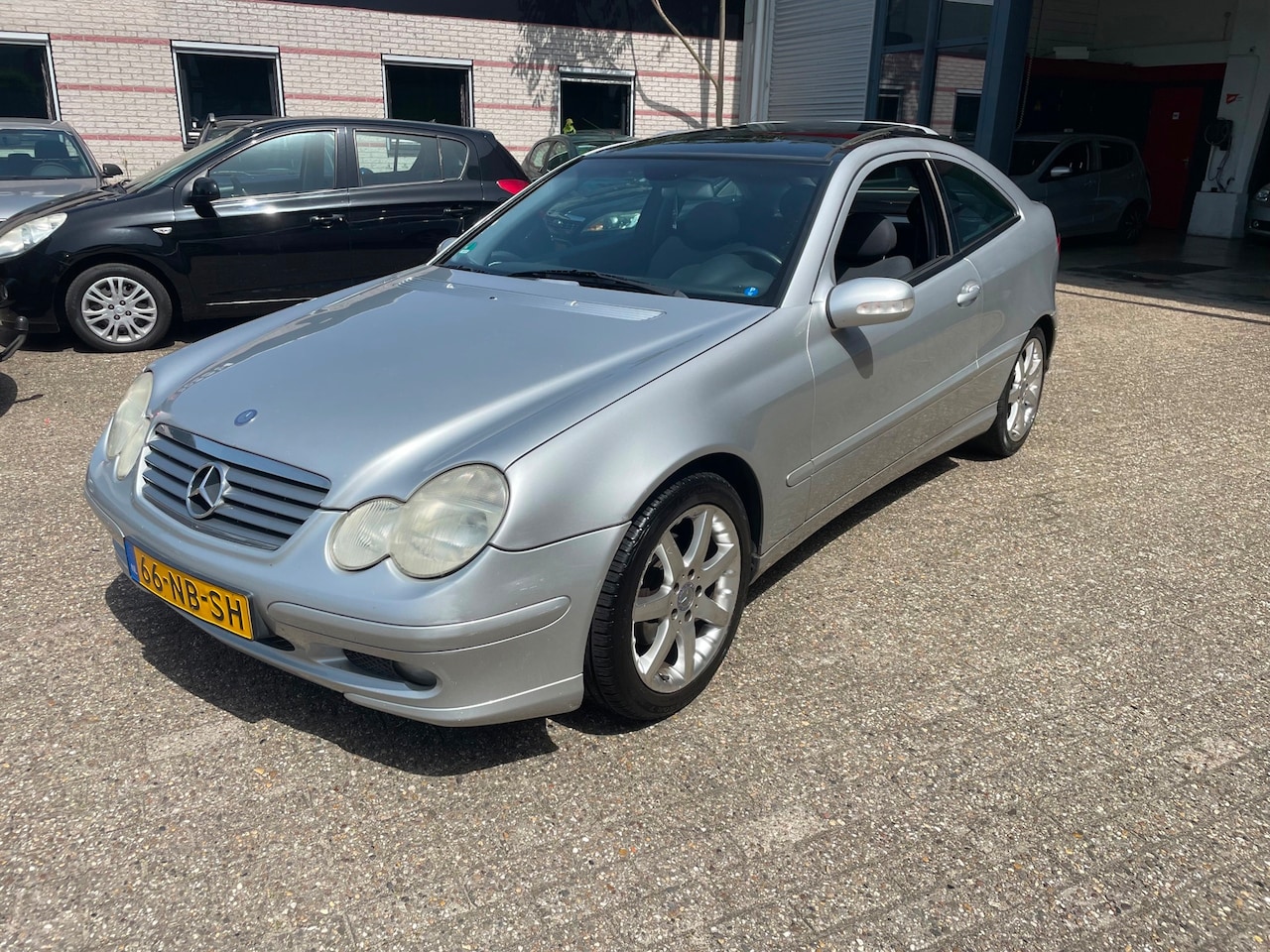 Mercedes-Benz C-klasse Sportcoupé - 200 K. Zeer nette auto - AutoWereld.nl