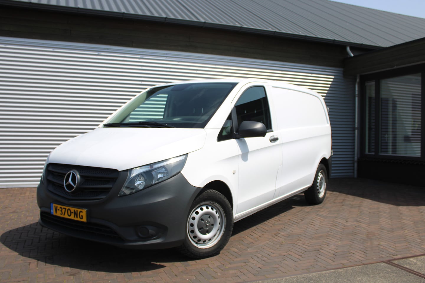 Mercedes-Benz Vito - 109 CDI Functional lage km - AutoWereld.nl