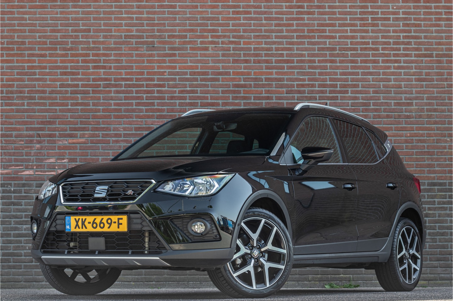 SEAT Arona - 1.0 TSI DSG FR Business Intense, Origineel NL, DAB+, Trekhaak, Camera, Carplay, Adaptive C - AutoWereld.nl