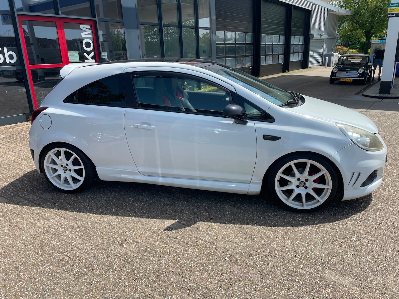 Opel Corsa - 1.4-16V Color Edition geheel opc vrx uitgevoerd - AutoWereld.nl